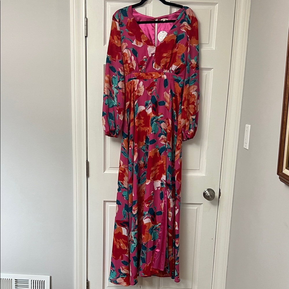 En Creme Brielle- Medium- Long Sleeve Dress